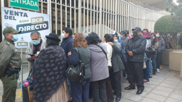 El Banco Central admite que da fichas para la venta programada de dólares