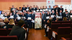 El Papa Francisco cierra el evento de eco-ciudades de CAF y Scholas