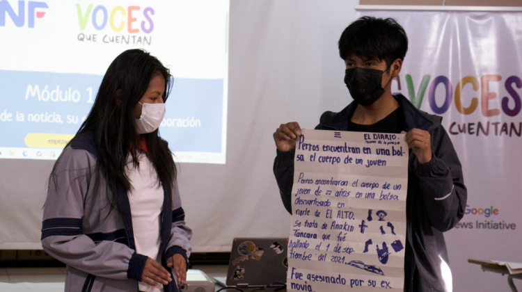 Los estudiantes en el taller en El Alto: Foto: ANF}