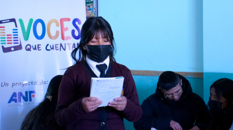 Una de las estudiantes del colegio Fernando Bravo que participó del taller de capacitación de &#34;Voces que Cuentan&#34;.   Foto: ANF}