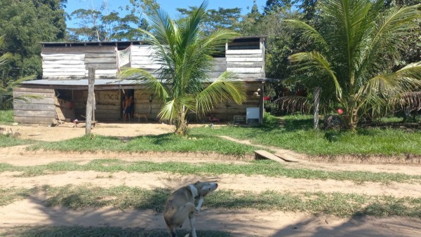 Casa de una de las familias de la comunidad Altamarani. Foto: ANF
