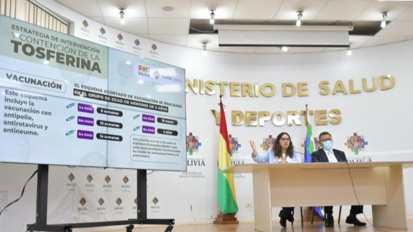 Las autoridades sanitarias en rueda de prensa. Foto: Ministerio de Salud