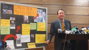“¿Vino a vender droga?”: Dirigente de la UPEA imputado por narcotráfico ingresaba al Legislativo