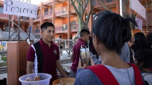 Estudiantes en la fiesta de Santa Anita, en el colegio Jesús de Nazareth