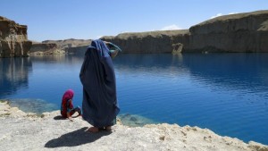 Los talibanes prohíben que las mujeres visiten el gran parque nacional de Band-e Amir