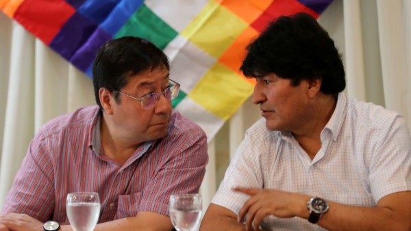 El presidente Luis Arce y Evo Morales. Foto: El País