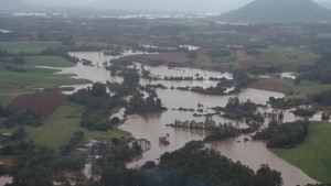 Aumentan a 27 los muertos por el paso de un ciclón en el sur de Brasil