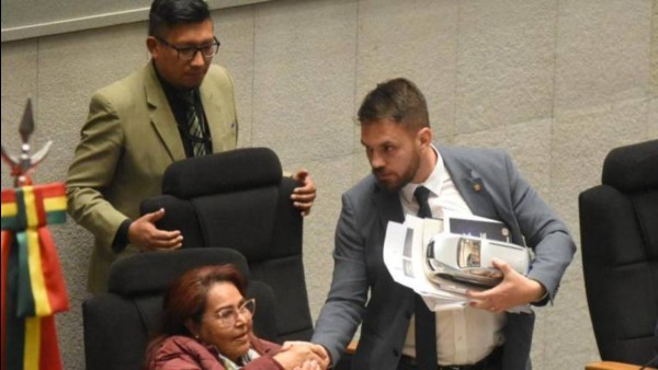 El ministro de Gobierno, Eduardo Del Castillo fue censurado, destituido y reincorporado en su cargo. Foto: Internet