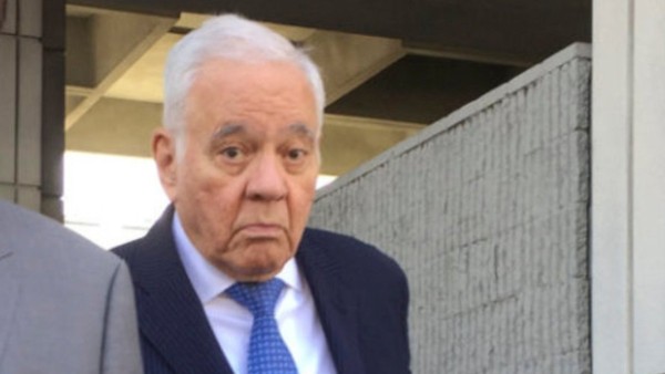 Gonzalo Sánchez de Lozada al salir de un tribunal en Estados Unidos. Foto: Opinión