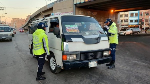 Guardias municipales hará el control del transporte con el uso de una aplicación. Foto: GAMEA