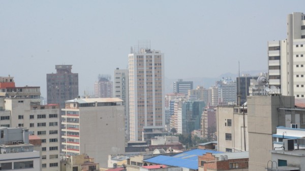 La densa humareda en La Paz. Foto: GAMLP