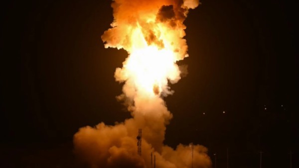 Lanzamiento de un misil de EEUU Minuteman III. Foto: Vandenberg Space Force Base/X
