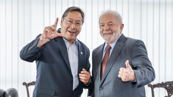 Luis Arce y Luiz Inácio Lula da Silva. Foto: ABI