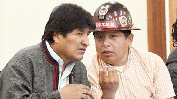 El expresidente Evo Morales y el ejecutivo de la COB, Juan Carlos Huarachi. Foto: Opinión