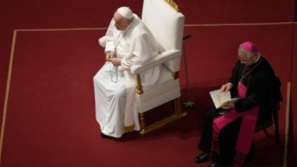 El Papa Francisco a presidido este viernes la oración por la Paz en la basílica de San Pedro.