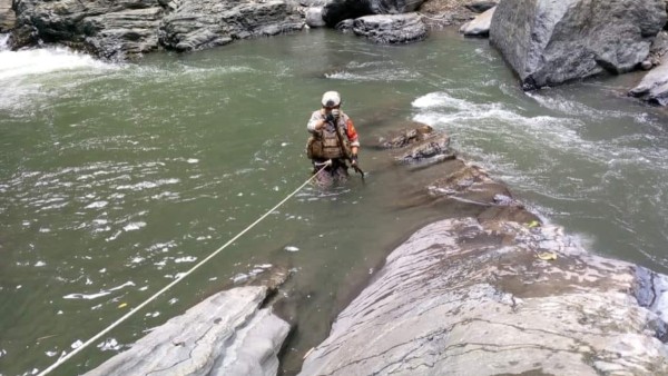 El personal de voluntarios del SAR Bolivia y SBRAB coadyuvaron con el rescate. Foto: SAR Bolivia.