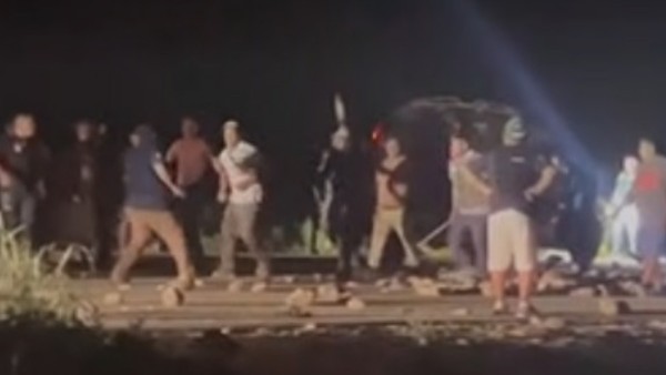 Tensión en la carretera en la zona del Trópico de Cochabamba. Foto: captura video