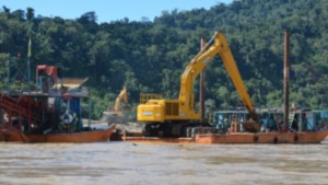 La expansión de la minería aurífera somete a la Amazonía; seis municipios son los más afectados