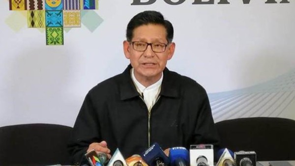 Edgar Pary, ministro de Educación.