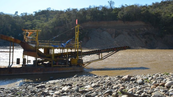 En Guanay, La Paz, las cooperativas trabajan para extraer el oro. Foto Cedla.