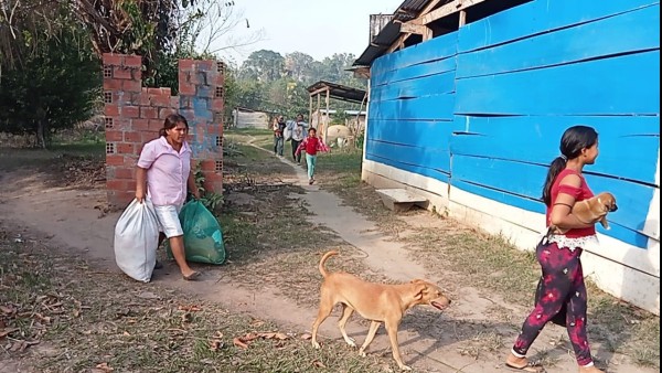 Los indígenas son evacuados de sus comunidades. Foto: GAM San Buenaventura