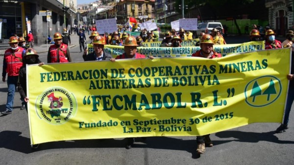 Marcha de mineros auríferos en La Paz. Foto: Internet