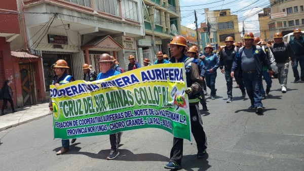 Marcha de mineros cooperativistas. Foto: ANF