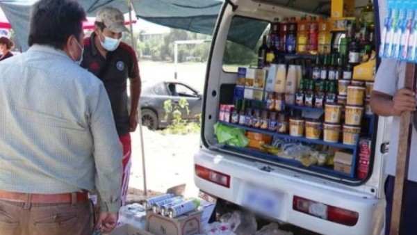 Una feria del contrabando en Cochabamba. Foto: Unitel