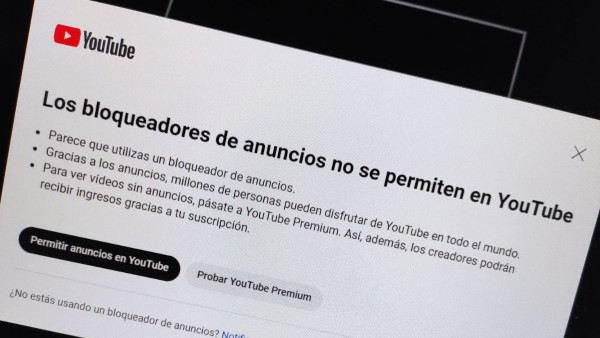 YouTube ya comenzó a probar en el mes de mayo una función que impedía reproducir vídeos a aquellos que utilizasen algún programa de bloqueo de anuncios.