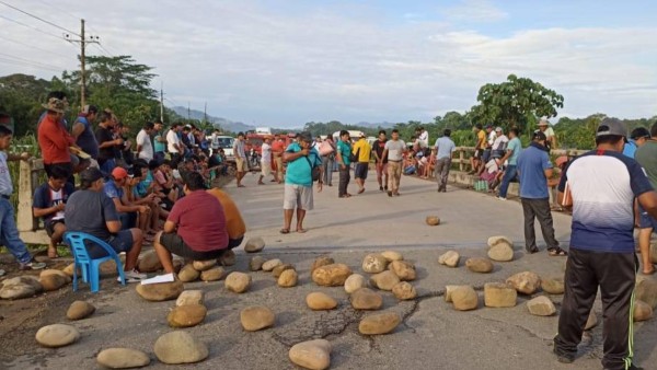 Bloqueo en el Trópico de Cochabamba. Foto: Unitel