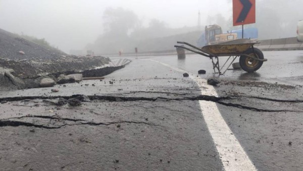 Carretera a El Sillar con desperfectos. Foto: Unitel