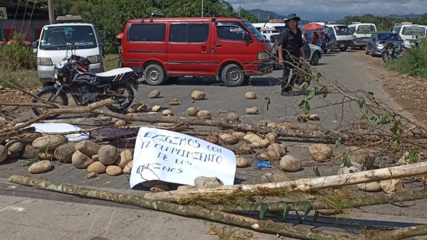 El bloqueo en el Chapare continúa. Foto: Kawsachun coca