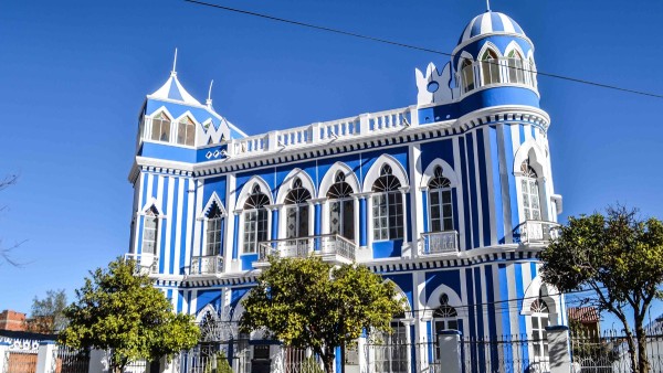 El Castillo Azul en la ciudad de Tarija.}