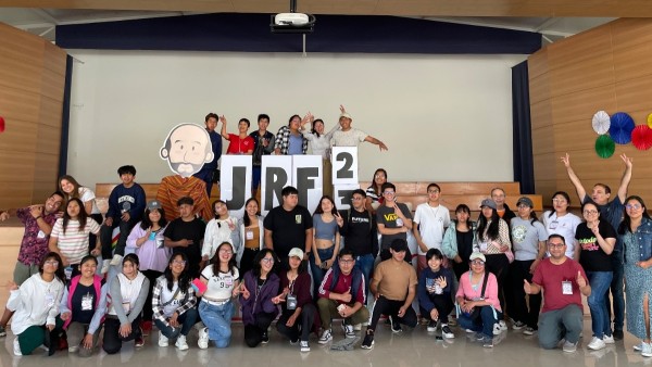 El grupo "Jóvenes Rompiendo Fronteras" del Servicio Migrantes Jesuitas (SMJ).}