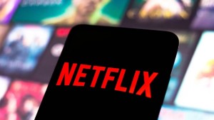 Netflix gana casi 5.000 millones en 2023, un 20,4% más, y supera los 260 millones de abonados