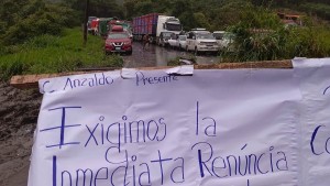 Segundo día de bloqueo “evista” ratifica la toma de carreteras que conectan al eje central del país