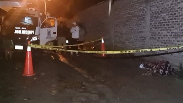 El cuerpo de la víctima fue encontrada en un lote baldío. Foto: RRSS