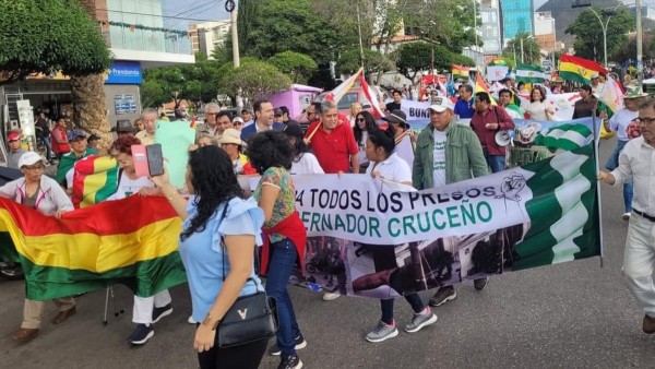 Marcha de activistas y organizaciones políticas. Foto: RRSS