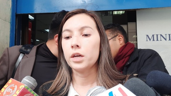 La diputada Zalles tras presentar su denuncia en la fiscalía. Foto: ANF
