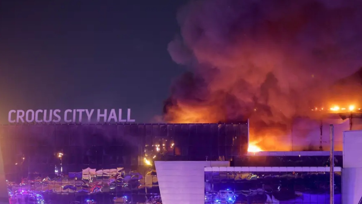 Incendio de la sala de conciertos Crocus City Hall tras el atentado.