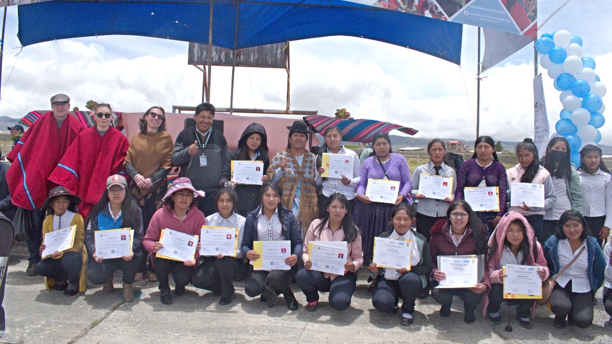 Las jóvenes se capacitaron en gastronomía para emprender. Foto: Plan International