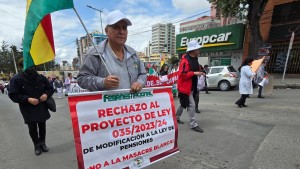 Sin respuesta de Arce, médicos deciden radicalizar protestas y alistan paro nacional de 72 horas