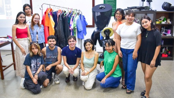 Carrera de moda de la UPSA diseña el vestuario para filme brasilero
