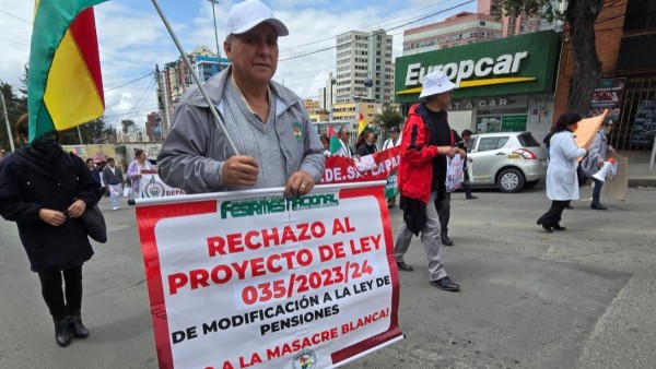 Marcha de médicos en La Paz. Foto: Fesirmes