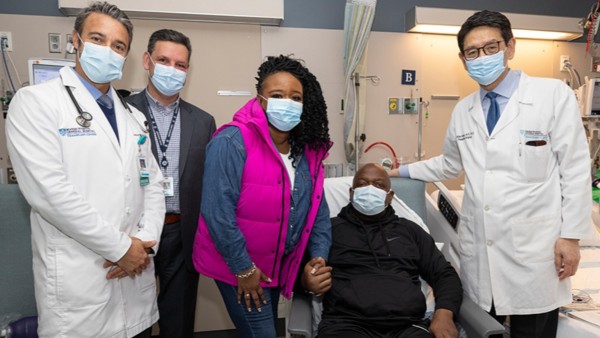 Rick Slayman junto a su equipo médico.   Foto: HOSPITAL GENERAL DE MASSACHUSETTS