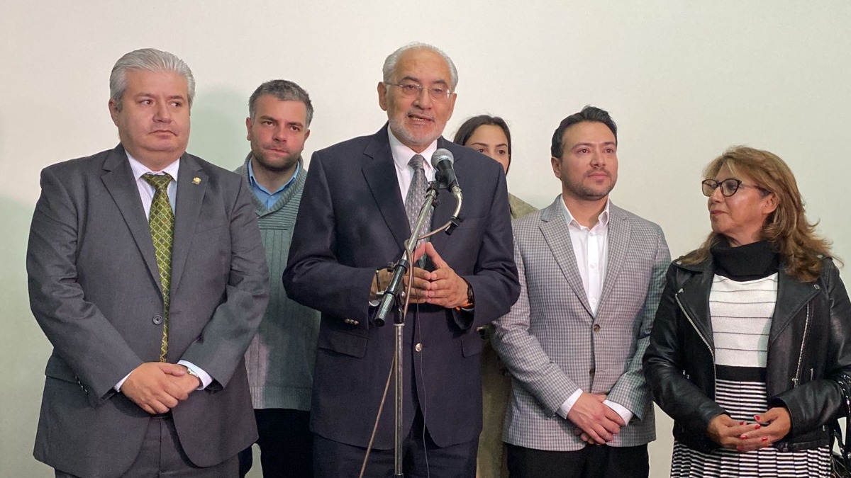 El líder de CC, Carlos Mesa, en rueda de prensa. Foto: CC