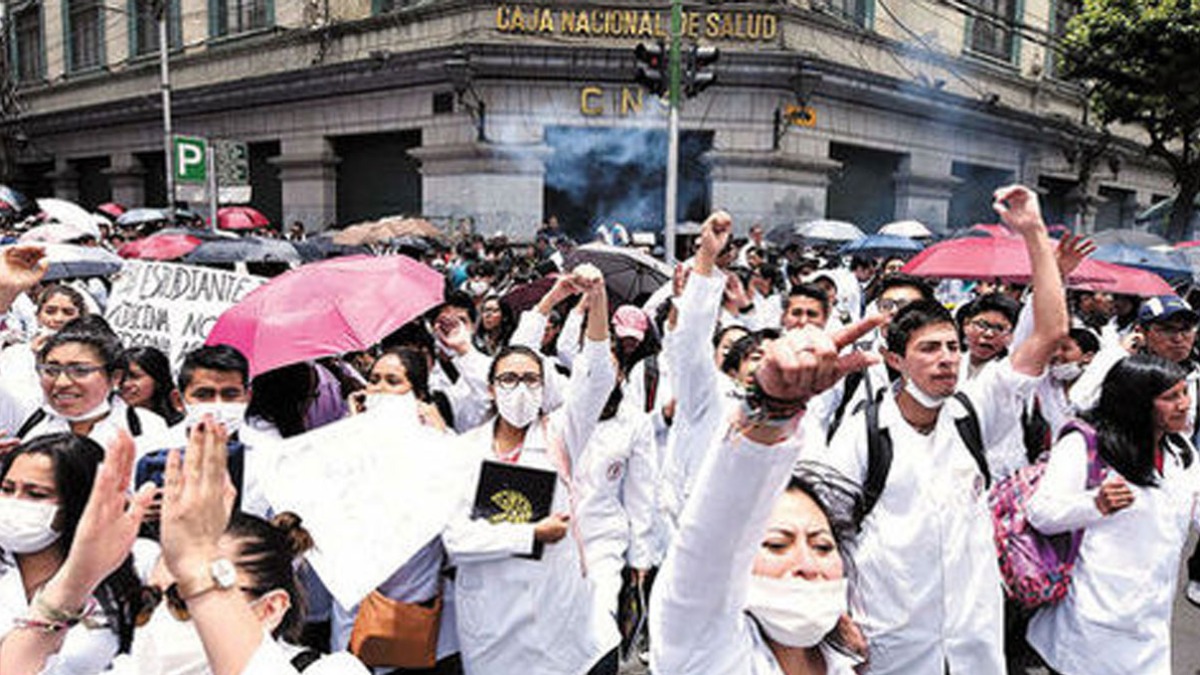 Imagen referencial de protesta de médicos. Foto: La Razón