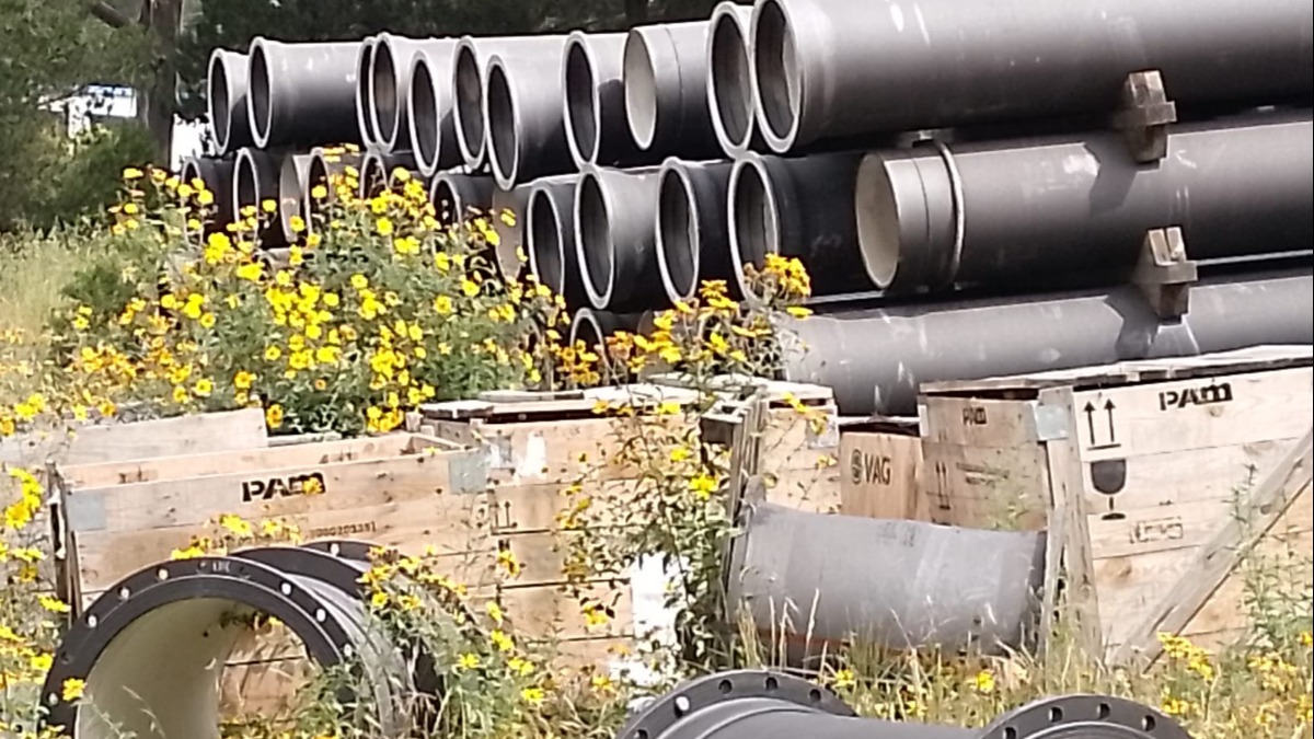 Las tuberías se encuentran en la Planta de Pampahasi. Foto: ANF
