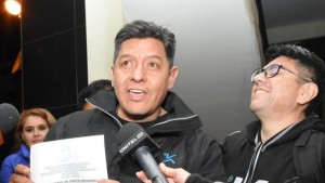 Comediante Raúl Cuenca tras ser liberado. Foto: Unitel