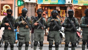 Los policías son los que más torturan en Bolivia. Foto: Los Tiempos